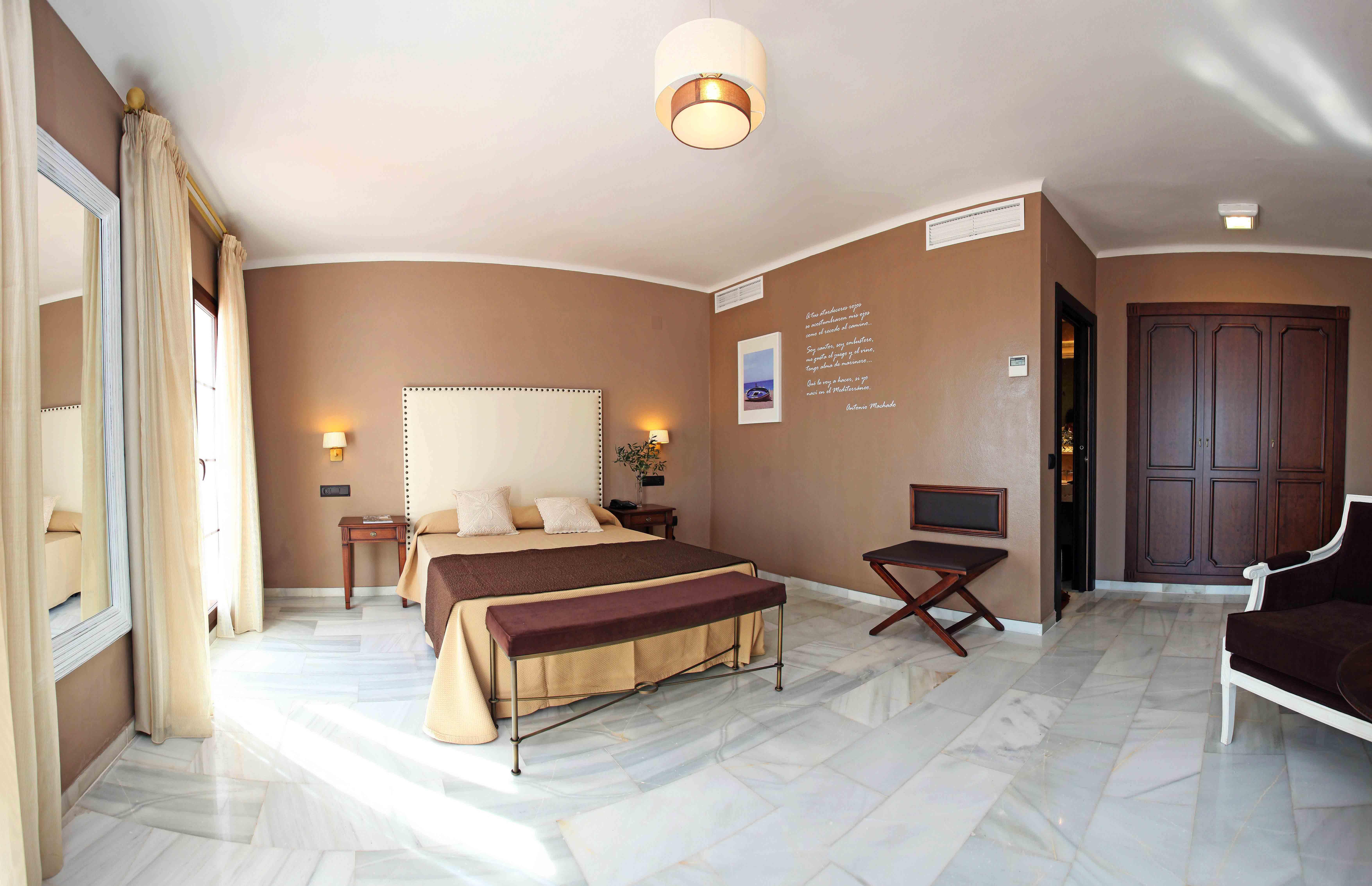 Hotel La Fonda Бенальмадена Номер фото